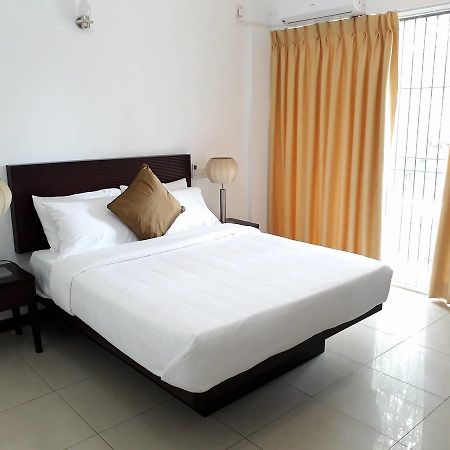 Aston Luxury Apartments Коломбо Экстерьер фото